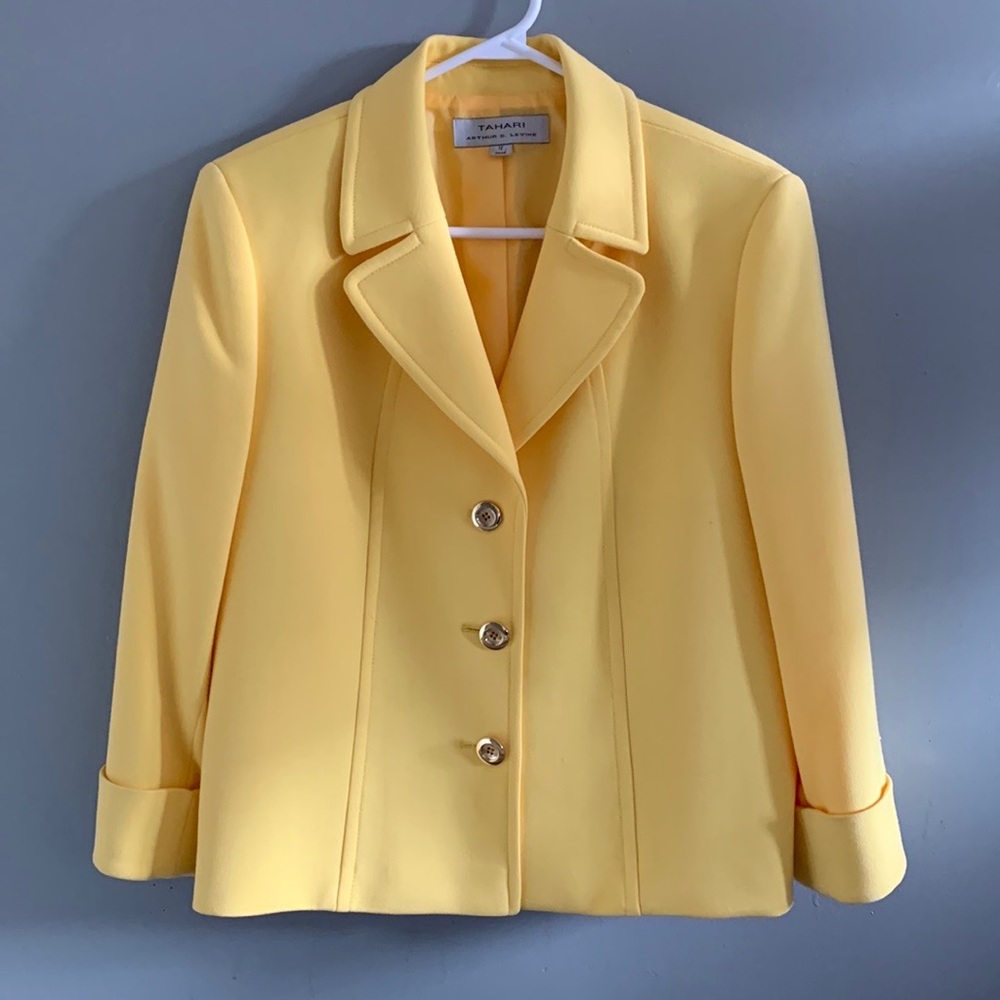Tahari Lined Blazer in Sunshine